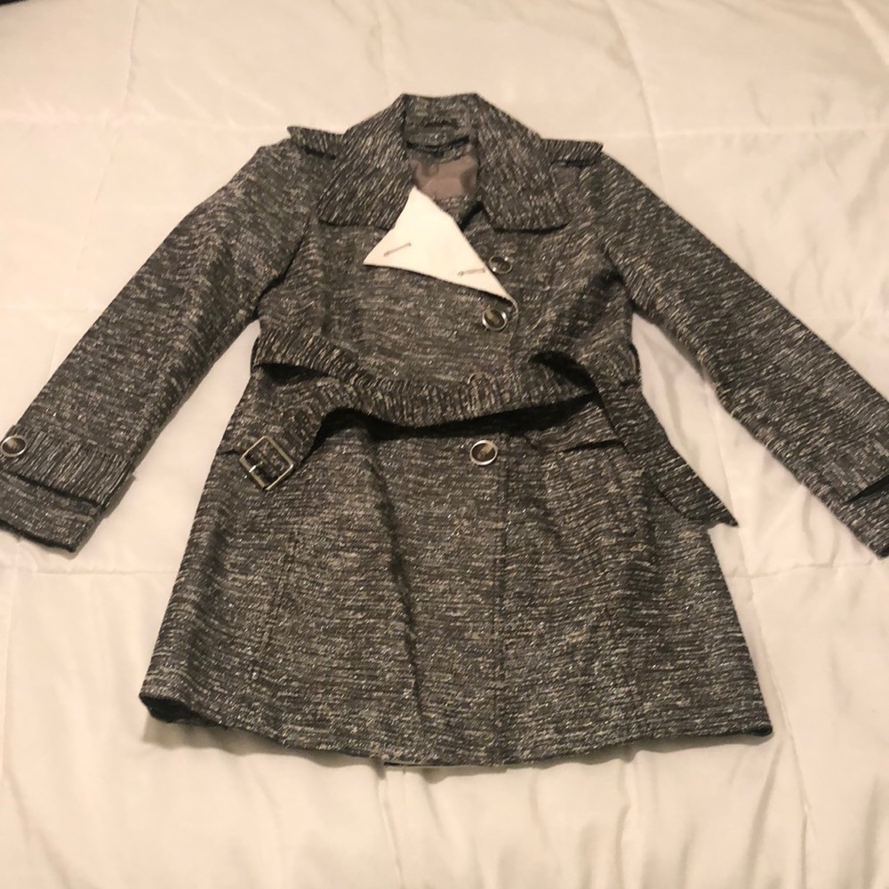 Kenneth Cole size medium metallic trench coat w adjustable belt large buttons